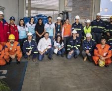A empresa pública Portos do Paraná, através de sua Diretoria de Meio Ambiente, promoveu nesta terça-feira (15) um simulado de atendimento a vazamento de óleo. A ação envolveu diversos departamentos do porto, autoridades e agentes ambientais. O objetivo foi aprimorar ainda mais o serviço, para que a contenção do óleo em caso de atendimento a uma situação real aconteça de forma coordenada, rápida e eficiente.