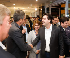 O governador Carlos Massa Ratinho Junior participou nesta quarta-feira (16) da inauguração do centro de treinamento e desenvolvimento de novos produtos para os segmentos de panificação e cervejaria Akademie Ireks & Agrária, em Guarapuava, no Centro-Sul do Estado. O centro é uma parceria entre a Ireks do Brasil (empresa de origem alemã) e a Cooperativa Agrária e foi idealizado para que os clientes dessas marcas possam testar e aprimorar seus produtos antes de lançá-los no mercado.