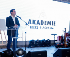 O governador Carlos Massa Ratinho Junior participou nesta quarta-feira (16) da inauguração do centro de treinamento e desenvolvimento de novos produtos para os segmentos de panificação e cervejaria Akademie Ireks & Agrária, em Guarapuava, no Centro-Sul do Estado. O centro é uma parceria entre a Ireks do Brasil (empresa de origem alemã) e a Cooperativa Agrária e foi idealizado para que os clientes dessas marcas possam testar e aprimorar seus produtos antes de lançá-los no mercado.