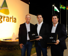 O governador Carlos Massa Ratinho Junior participou nesta quarta-feira (16) da inauguração do centro de treinamento e desenvolvimento de novos produtos para os segmentos de panificação e cervejaria Akademie Ireks & Agrária, em Guarapuava, no Centro-Sul do Estado. O centro é uma parceria entre a Ireks do Brasil (empresa de origem alemã) e a Cooperativa Agrária e foi idealizado para que os clientes dessas marcas possam testar e aprimorar seus produtos antes de lançá-los no mercado.