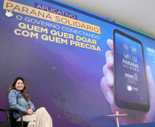 O Governo do Estado lançou nesta quinta-feira (17) o Paraná Solidário, aplicativo criado especialmente para promover a doação direta entre os cidadãos e as entidades beneficentes. A tecnologia, idealizada pela Secretaria da Justiça, Família e Trabalho, com apoio técnico da Celepar, é uma ponte entre empresas e pessoas físicas que queiram doar para instituições produtos como alimentos, roupas, móveis, eletrodomésticos, ração para animais. Foto: Ari Dias/AEN