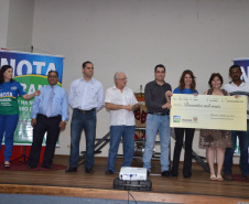 Nota Paraná premia vencedores durante Seminário de Educação Fiscal. Foto: Divulgação/SESA