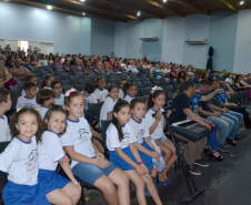 Nota Paraná premia vencedores durante Seminário de Educação Fiscal. Foto: Divulgação/SESA