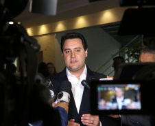 O governador Carlos Massa Ratinho Junior particiou nesta segunda-feira (21) do evento de premiação do Concurso Agrinho 2019. Promovido pela Federação da Agricultura do Paraná (Faep), com a parceria do Governo do Estado, o programa envolve, todo ano, aproximadamente 800 mil alunos e mais de 50 mil professores. Pinhais,21/10/2019 Foto:Jaelson Lucas / AEN