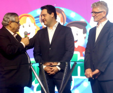 O governador Carlos Massa Ratinho Junior particiou nesta segunda-feira (21) do evento de premiação do Concurso Agrinho 2019. Promovido pela Federação da Agricultura do Paraná (Faep), com a parceria do Governo do Estado, o programa envolve, todo ano, aproximadamente 800 mil alunos e mais de 50 mil professores. Pinhais,21/10/2019 Foto:Jaelson Lucas / AEN