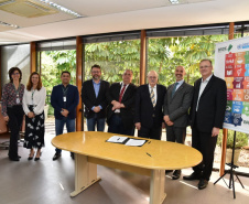  Banco Regional de Desenvolvimento do Extremo Sul (BRDE) e a Organização das Nações Unidas para o Desenvolvimento Industrial (Unido) assinaram nesta quarta-feira (23/10), na sede do banco em Curitiba (PR), um acordo de cooperação técnica para facilitar o acesso de produtores agroindustriais do Sul do Brasil a crédito voltado à produção de biogás e biometano no setor