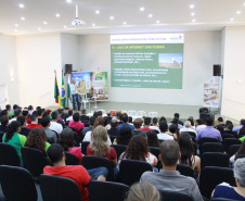 O secretário estadual da Agricultura e do Abastecimento, Norberto Ortigara, apresentou nesta quinta-feira (24), em palestra na 3ª Tecnoagro, na Faculdade de Tecnologia do Vale do Ivaí, (Fatec), em Ivaiporã, as tendências do agronegócio brasileiro e paranaense. O secretário reforçou o papel dos jovens no desenvolvimento de um modelo de agricultura altamente tecnológico.Foto: Divulgação/SEAB