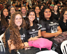 Cerca de 2 mil estudantes de colégios estaduais de Curitiba participaram, nesta sexta-feira (25), de um aulão preparatório para o Exame Nacional do Ensino Médio (Enem), que será aplicado nos dias 3 e 10 de novembro a estudantes de todo o Brasil. Foto: Divulgação/SEED