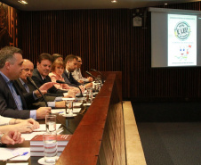 Deputados, representantes de instituições da área da odontologia, cirurgiões dentistas e população em geral participaram nesta terça-feira (29), na Assembleia Legislativa do Paraná, da audiência pública sobre Saúde Bucal: promoção, conscientização e prevenção no Paraná