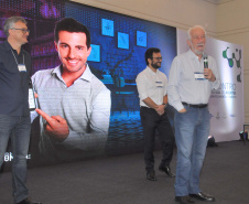 O trabalho realizado pela equipe da Sala do Empreendedor da prefeitura de Francisco Beltrão no atendimento de empreendedores e contratação de operações de microcrédito recebeu o primeiro lugar geral no Prêmio Fomento Paraná e Sebrae/PR de Microcrédito 2019