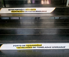 A empresa pública Portos do Paraná participa nesta quarta e quinta-feira (30 e 31) da 8ª edição da Feira de Profissões do Instituto Superior do Litoral do Paraná (Isulpar). A intenção é mostrar aos alunos e visitantes as oportunidades de carreira na atividade portuária, principal geradora de emprego e renda em Paranaguá.Foto:Pierpaolo Nota/Portos do Paraná 