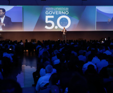 O governador Carlos Massa Ratinho Junior disse nesta quinta-feira (31), na abertura do encontro Governo 5.0, em Foz do Iguaçu, que o planejamento do Estado para os próximos anos será feito a muitas mãos, em parceria com os municípios, e que a inovação, o Novo Pensar e Novo Fazer, deve estar a serviço de todos os paranaenses. Ratinho Junior também assinou um pacote de investimentos de R$ 351 milhões nos municípios para os próximos anos.