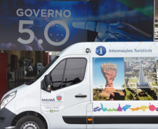 A Paraná Turismo participa diretamente dos trabalhos no Governo 5.0, em Foz do Iguaçu, que reúne prefeitos, vereadores, secretários, técnicos das administrações municipais e lideranças. A Paraná Turismo está com toda equipe técnica no estande da Secretaria do Desenvolvimento Sustentável e do Turismo assessorando com informações ligadas ao segmento. Foto: Denis Ferreira Netto/SEDEST
