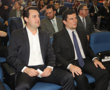 O governador Carlos Massa Ratinho Junior, participa da cerimônia de inauguração da Delegacia Modelo de Investigação e Análise Financeira, na superintendência da Polícia Federal no Estado do Paraná. Participaram: Ministro da Justiça e Segurança Pública, Sergio Moro; diretor Geral da Polícia Federal, Maurício Valeixo; secretário de Segurança, Romulo Marinho; entre outros.Curitiba, 01-11-19.Foto: Arnaldo Alves / AEN.