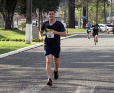 Dezenas de atletas participam do Desafio 10 Km do 17º Batalhão de Polícia Militar. Foto:Soldado Ismael Ponchio