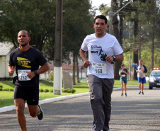 Dezenas de atletas participam do Desafio 10 Km do 17º Batalhão de Polícia Militar. Foto:Soldado Ismael Ponchio