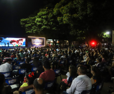 Os mais de 5 milhões de estudantes que prestaram o Exame Nacional do Ensino Médio (Enem) neste fim de semana depararam com “Democratização ao acesso ao cinema no Brasil” como tema da redação. O projeto do Cinema na Praça, do Governo do Paraná em parceria com a Renault do Brasil, foi lembrado por alguns jovens como exemplo de iniciativa do poder público para ampliar o acesso à cultura e sessões em cidades que não têm uma sala de exibição de filmes. Curitiba 04/11/2019.