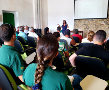 A equipe de Meio Ambiente da empresa pública Portos do Paraná participa da Oficina Estadual de Trabalho para a elaboração da proposta do Paraná para a gestão da pesca do camarão, no âmbito da Região Sul do Brasil. O encontro começou nesta terça-feira (5) e vai até esta quarta (6), em Paranaguá, das 9h às 18h, no Museu de Arqueologia e Etnologia da Universidade Federal do Paraná.