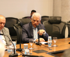 A modernização da malha rodoviária paranaense e as novas concessões de rodovias foram temas de um encontro realizado nesta segunda-feira (11), no Palácio Iguaçu, entre representantes do Governo do Estado e parlamentares da bancada federal paranaense em Brasília
