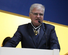 O Batalhão de Operações Especiais comemorou nesta segunda-feira (11) nove anos em solenidade em Curitiba. Para marcar a data foram entregues comandas, medalhas e certificados. O comandante-geral da Polícia Militar do Paraná, Péricles da Matos, falou sobre a trajetória da unidade desde que foi criada, passando pelo surgimento das operações especiais na PM, há quase 50 anos, através do Comando de Operações Especiais (COE). 
