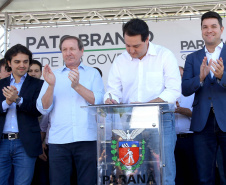 O governador Carlos Massa Ratinho Junior assinou na manhã desta terça-feira (12) a transferência da sede do Governo do Paraná para Pato Branco, polo do Sudoeste do Paraná