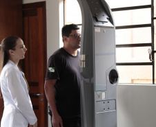 Servidores do Depen-PR de todo o Estado participam da 4ª Semana de Saúde do Trabalhador do Sistema Penitenciário. Com exames preventivos, palestras e bate-papos sobre a importância do cuidado com a saúde, o evento acontece até esta quarta-feira (13), Dia do Agente Penitenciário. As atividades foram abertas nesta terça (12), no Centro de Integração Social (CIS), em Piraquara. Foto: Divulgação/SESP