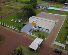 A 4ª Companhia da Polícia Militar, em Capanema, na região Sudoeste do Paraná, ganhou uma nova sede, mais moderna e ampla, com estrutura adequada para atender a população de cinco cidades da região Sudoeste. Além de Capanema, Planalto, Realeza, Pérola do Oeste e Santa Isabel do Oeste, conjunto de cidades próximo à fronteira com a Argentina, também serão assistidas pela Companhia. A inauguração foi nesta quarta-feira (13).Foto: José Fernando Ogura/AEN