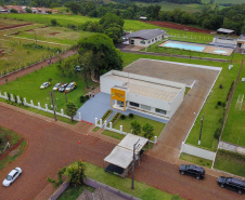 A 4ª Companhia da Polícia Militar, em Capanema, na região Sudoeste do Paraná, ganhou uma nova sede, mais moderna e ampla, com estrutura adequada para atender a população de cinco cidades da região Sudoeste. Além de Capanema, Planalto, Realeza, Pérola do Oeste e Santa Isabel do Oeste, conjunto de cidades próximo à fronteira com a Argentina, também serão assistidas pela Companhia. A inauguração foi nesta quarta-feira (13).Foto: José Fernando Ogura/AEN