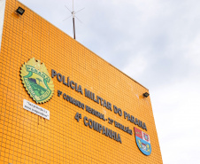 A 4ª Companhia da Polícia Militar, em Capanema, na região Sudoeste do Paraná, ganhou uma nova sede, mais moderna e ampla, com estrutura adequada para atender a população de cinco cidades da região Sudoeste. Além de Capanema, Planalto, Realeza, Pérola do Oeste e Santa Isabel do Oeste, conjunto de cidades próximo à fronteira com a Argentina, também serão assistidas pela Companhia. A inauguração foi nesta quarta-feira (13).Foto: José Fernando Ogura/AEN