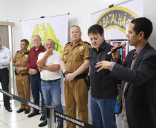 A 4ª Companhia da Polícia Militar, em Capanema, na região Sudoeste do Paraná, ganhou uma nova sede, mais moderna e ampla, com estrutura adequada para atender a população de cinco cidades da região Sudoeste. Além de Capanema, Planalto, Realeza, Pérola do Oeste e Santa Isabel do Oeste, conjunto de cidades próximo à fronteira com a Argentina, também serão assistidas pela Companhia. A inauguração foi nesta quarta-feira (13).Foto: José Fernando Ogura/AEN