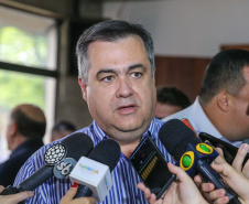O Governo do Estado libera nesta quinta-feira (14) mais R$ 25 milhões para a continuidade das obras do Hospital da Criança de Maringá (Noroeste). A solenidade acontece na prefeitura de Maringá, com as presenças do Secretário do Desenvolvimento Urbano e Obras Públicas ? JoãoCarlos Ortega,  Secretário de Saúde ? Beto Preto, o Prefeito de Maringá, Ulisses Maia.Maringá, 14/11/2019 -  Foto: Geraldo Bubniak/AEN