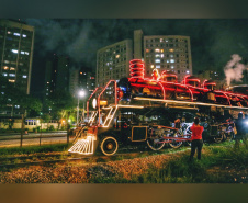 Festas de Natal já iluminam muitas cidades do Paraná. Curitiba. Foto: José Fernando Ogura/AEN
