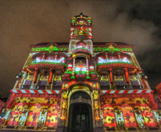 Festas de Natal já iluminam muitas cidades do Paraná. Curitiba. Foto: José Fernando Ogura/AEN