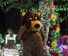 Festas de Natal já iluminam muitas cidades do Paraná. Pato Branco. Foto: Gaby Linn/Prefeitura de Pato Branco