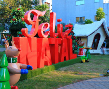 Festas de Natal já iluminam muitas cidades do Paraná. Pato Branco. Foto: Rodinei Santos/Prefeitura de Pato Branco