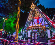 Festas de Natal já iluminam muitas cidades do Paraná. Pato Branco. Foto: Rodinei Santos/Prefeitura de Pato Branco