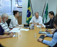 A Coordenadoria de Integridade e Compliance, da Controladoria-Geral do Estado, entregou, nesta segunda-feira (18), o Plano de Integridade da Secretaria do Desenvolvimento Urbano e de Obras Públicas. O documento contém o mapeamento das atividades ou processos que podem apresentar riscos e vulnerabilidades ao trabalho íntegro e eficiente e foi recebido pelo secretário João Carlos Ortega. Foto:Divulgação/SEDU