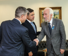 O governador em exercício, Darci Piana recebe dirigentes da Copel e da ANEEL  em reunião no Palácio Iguaçu.    Curitiba, 19/11/2019 -  Foto: Geraldo Bubniak/AEN