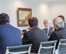 O governador em exercício, Darci Piana recebe dirigentes da Copel e da ANEEL  em reunião no Palácio Iguaçu.    Curitiba, 19/11/2019 -  Foto: Geraldo Bubniak/AEN