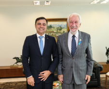 O governador em exercício, Darci Piana recebe dirigentes da Copel e da ANEEL  em reunião no Palácio Iguaçu.    Curitiba, 19/11/2019 -  Foto: Geraldo Bubniak/AEN