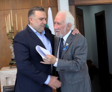 O governador em exercício Darci Piana repassa recursos a entidades sociais que atendem crianças e adolescentes e, pessoas com deficiência. Participaram: secretário da Justiça, Família e Trabalho, Ney Leprevost; diretor do Departamento de Apoio a Pessoa com Deficiência e de Políticas Públicas para Acessibilidade da SEJUF, Felipe Braga Côrtes; pres. Do Instituto Educacional Duque de Caxias, Alcides Madalozzo; entre outros.Curitiba, 19-11-19.Foto: Arnaldo Alves / AEN.