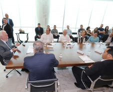 O governador em exercício Darci Piana repassa recursos a entidades sociais que atendem crianças e adolescentes e, pessoas com deficiência. Participaram: secretário da Justiça, Família e Trabalho, Ney Leprevost; diretor do Departamento de Apoio a Pessoa com Deficiência e de Políticas Públicas para Acessibilidade da SEJUF, Felipe Braga Côrtes; pres. Do Instituto Educacional Duque de Caxias, Alcides Madalozzo; entre outros.Curitiba, 19-11-19.Foto: Arnaldo Alves / AEN.
