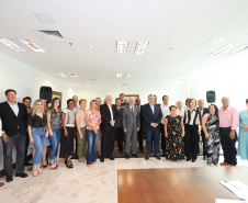 O governador em exercício Darci Piana repassa recursos a entidades sociais que atendem crianças e adolescentes e, pessoas com deficiência. Participaram: secretário da Justiça, Família e Trabalho, Ney Leprevost; diretor do Departamento de Apoio a Pessoa com Deficiência e de Políticas Públicas para Acessibilidade da SEJUF, Felipe Braga Côrtes; pres. Do Instituto Educacional Duque de Caxias, Alcides Madalozzo; entre outros.Curitiba, 19-11-19.Foto: Arnaldo Alves / AEN.