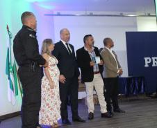 Agentes, instrutores, diretores de unidades e coordenadores regionais participaram da cerimônia de encerramento das atividades de 2019 da Escola Penitenciária (Espen), do Departamento Penitenciário do Paraná (Depen), que ocorreu nesta terça-feira (19), no auditório da Polícia Rodoviária Federal