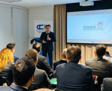 O governador Carlos Massa Ratinho Junior apresentou nesta quarta-feira (20) a empresários, diplomatas e investidores espanhóis os principais potenciais do Estado e as oportunidades de negócio em diversas áreas. A exposição ocorreu durante o Paraná Day realizado em Madri, que contou com apoio do Centro de Comércio Brasil-Espanha e do Banco Santander. Foi o segundo Paraná Day internacional - o primeiro foi em Nova York (EUA), em julho.Foto: Divulgação/AEN