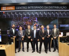 Uma comitiva de diretores e superintendentes da Agência Nacional de Energia Elétrica (Aneel) conheceram nesta semana as inovações que a Copel está implementando em suas redes de distribuição no Paraná. A visita começou na segunda (18) em Ipiranga – primeira cidade do Brasil com medidores de energia inteligentes – e terminou na terça (19) no Smart Copel, agência modelo e centro de operações integrado da Companhia.Foto: Daniela Catisti/Copel
