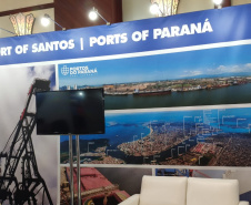 As oportunidades de negócios nos Portos do Paraná estão sendo apresentadas em Miami, nos Estados Unidos, no 28.º Congresso Latino-Americano de Portos. A empresa pública paranaense representa os terminais brasileiros e participa do evento junto com a Autoridade Portuária de Santos. Além da feira de serviços e exposições, os representantes do Paraná participam de palestras, reuniões bilaterais, debates e visitas técnicas. Foto: Divulgação/Portos do Paraná