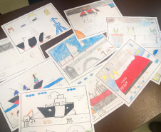 Já estão selecionados os cinco alunos vencedores do concurso de desenhos e frases do Projeto Porto Escola, em Antonina. A seleção foi realizada nesta quarta-feira (20). Foram inscritos 160 estudantes de 5º anos do Ensino Fundamental das escolas municipais. Foto: Portos do Paraná