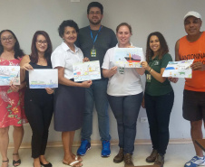 Já estão selecionados os cinco alunos vencedores do concurso de desenhos e frases do Projeto Porto Escola, em Antonina. A seleção foi realizada nesta quarta-feira (20). Foram inscritos 160 estudantes de 5º anos do Ensino Fundamental das escolas municipais. Foto: Portos do Paraná