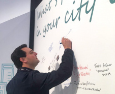 O governador Carlos Massa Ratinho Junior participou nesta quinta-feira (21) da Smart City Expo Barcelona, maior exposição global sobre mobilidade, inovação, desenvolvimento urbano, transformação digital, inclusão e cidades compartilhadas. Em março do ano que vem, a edição brasileira da feira acontecerá em Curitiba.Foto: Divulgação/AEN